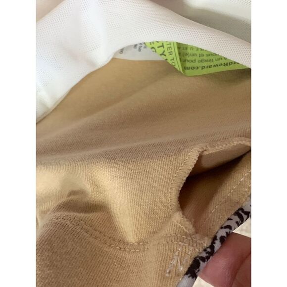 New. MPG snake print sports bra. Fits size 4 manikin - Picture 8 of 11